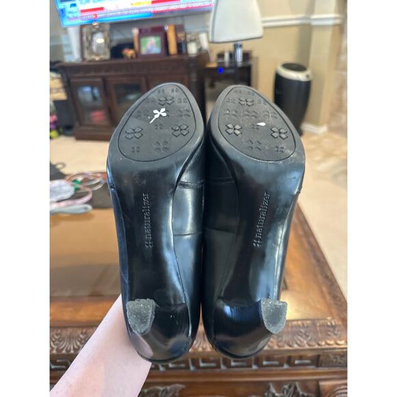 Women’s Naturalizer Genuine Leather Black Pump. Size 9.6 - Picture 5 of 5